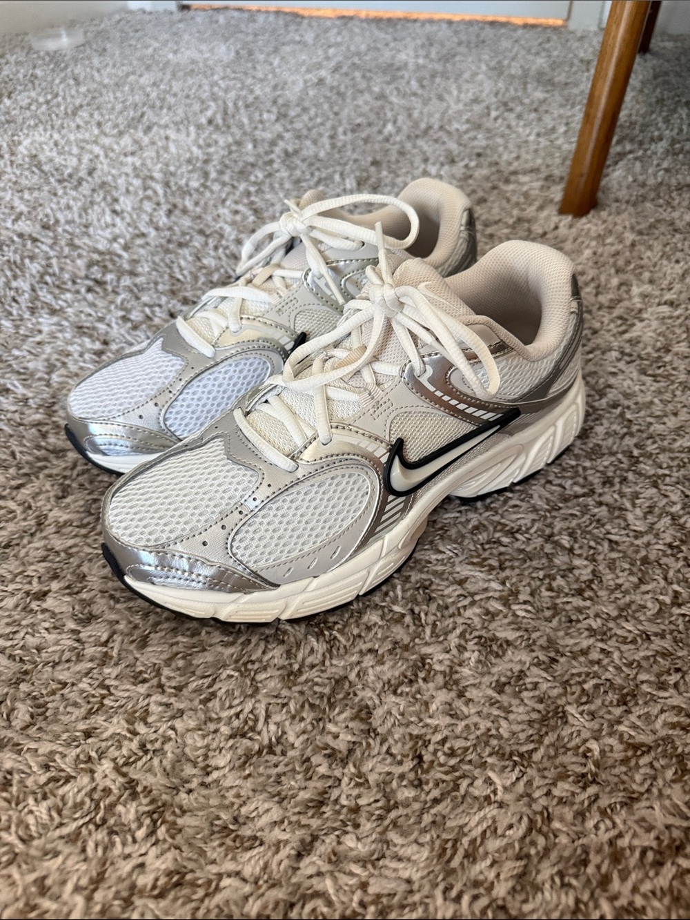 Nike Women's White and Silver Mesh Running Shoes